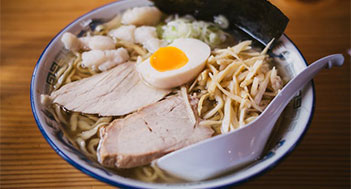 大阪ラーメンの特徴的な味付けとスープ