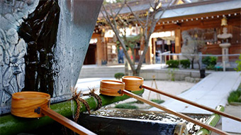 大阪の神社を体験する